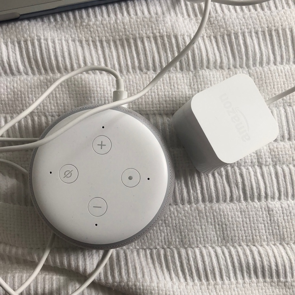 3rd gen amazon alexa with built in speaker